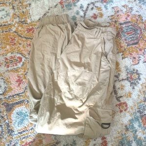 Women’s Tan synched cargo pants
